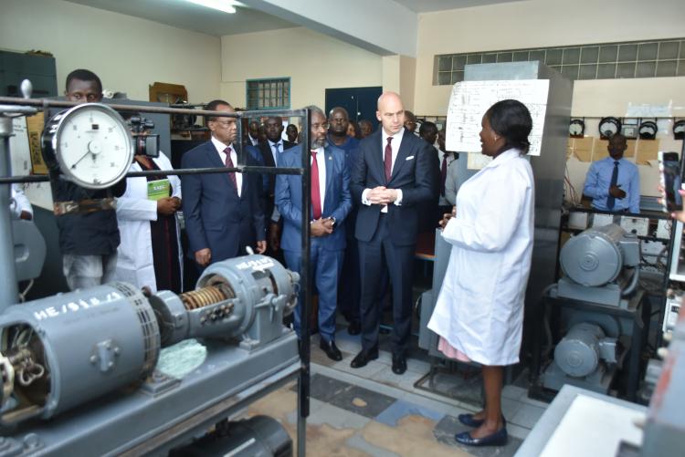 UoN chancellor Tours FoE