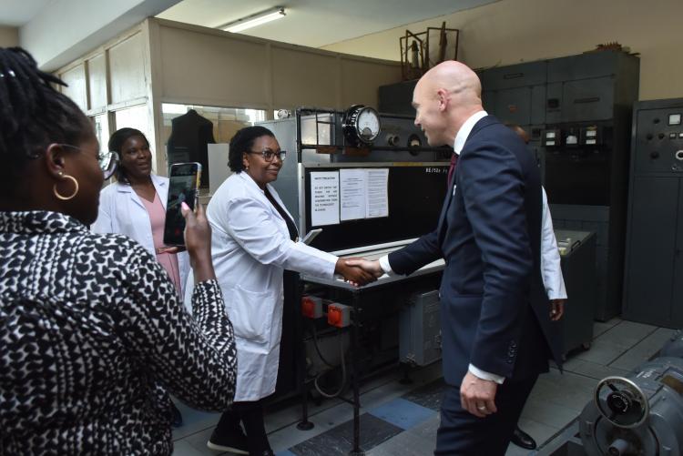 UoN chancellor Tours FoE