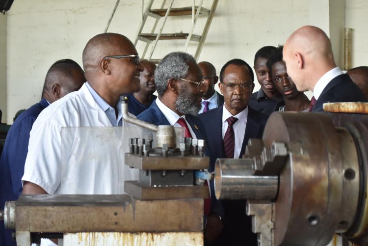 UoN chancellor Tours FoE