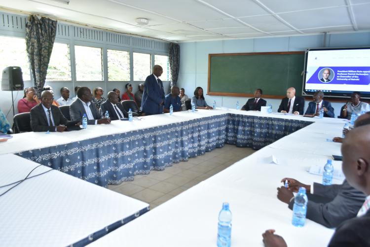 UoN chancellor Tours FoE